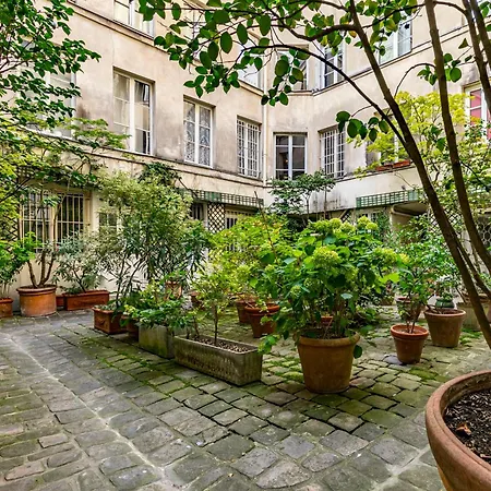 Design And Quiet On Wooded Courtyard ! Lejlighed