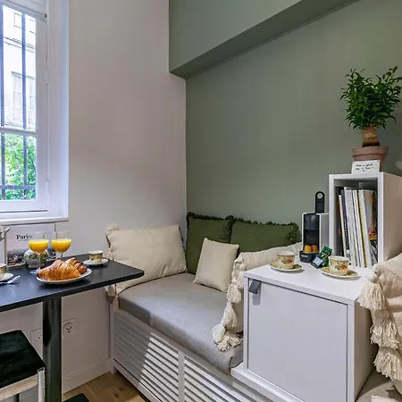Design And Quiet On Wooded Courtyard ! Apartment