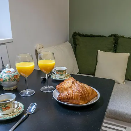 Apartment Design And Quiet On Wooded Courtyard ! Paris