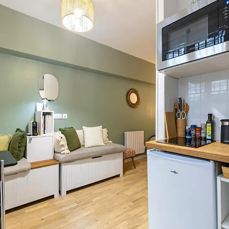 Apartment Design And Quiet On Wooded Courtyard ! *